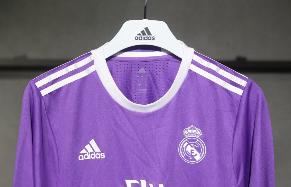 1617 Real Madrid away Long sleeve Retro Player version
