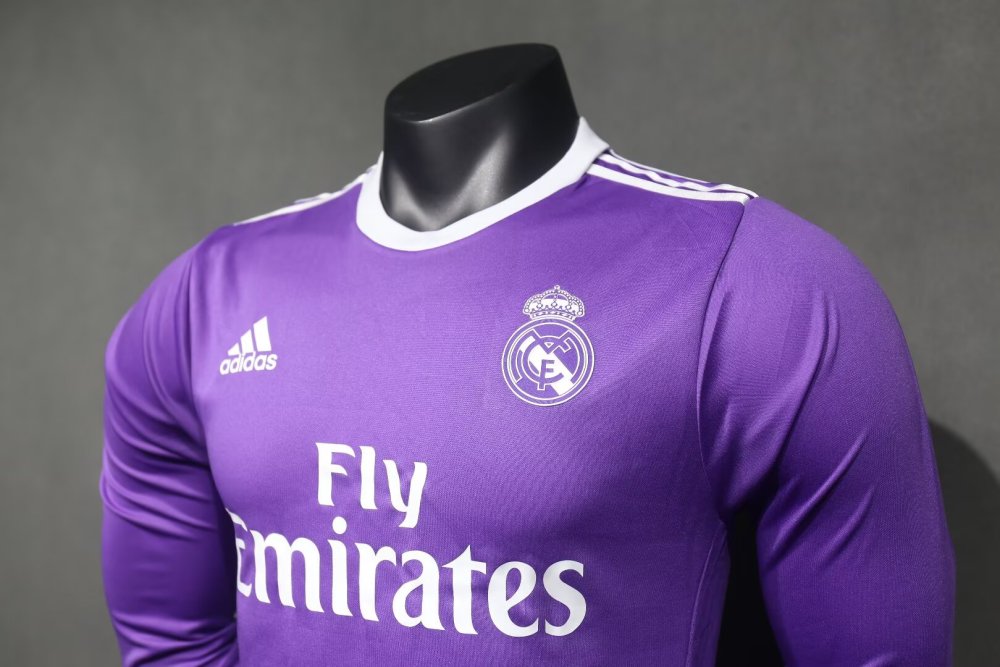 1617 Real Madrid away Long sleeve Retro Player version