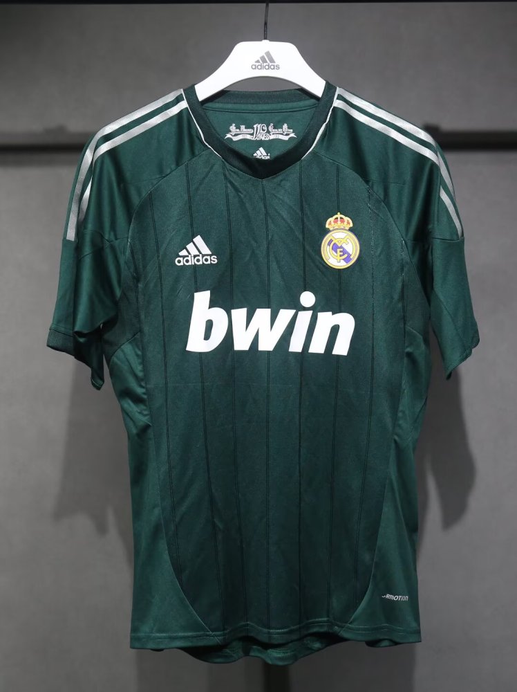 1213 Real Madrid third Retro Player version