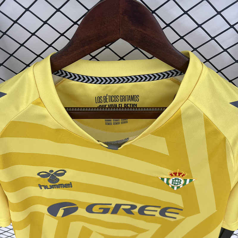 2526 Real Betis Goalkeeper Yellow Fan version
