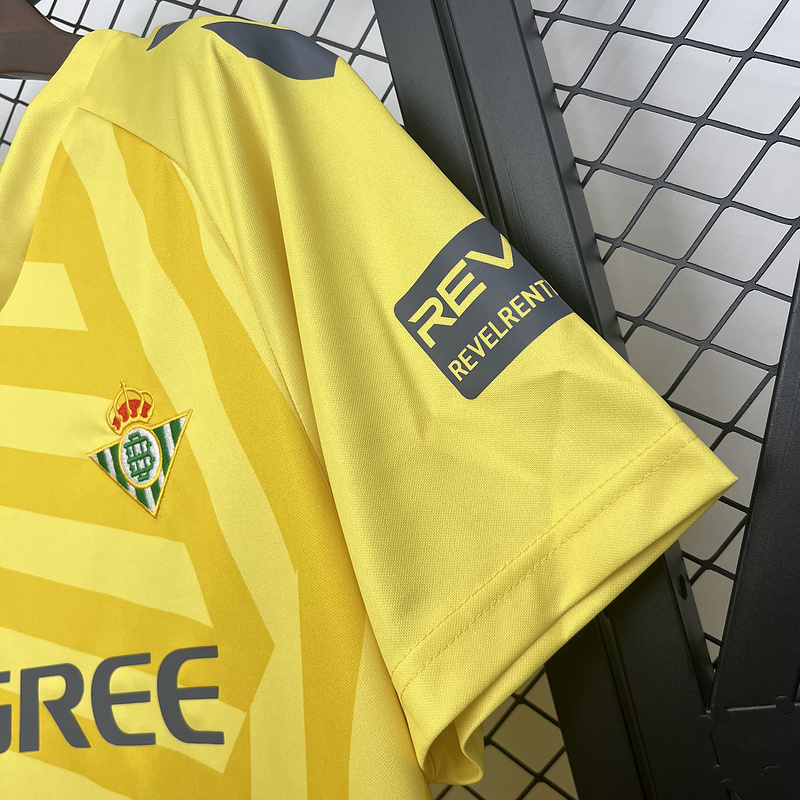 2526 Real Betis Goalkeeper Yellow Fan version