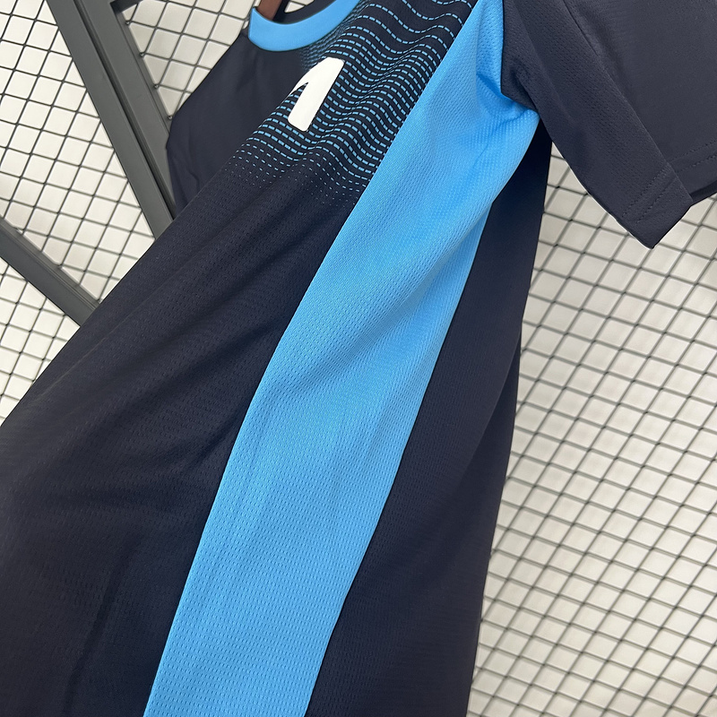 2526 Marseille Away Fan version