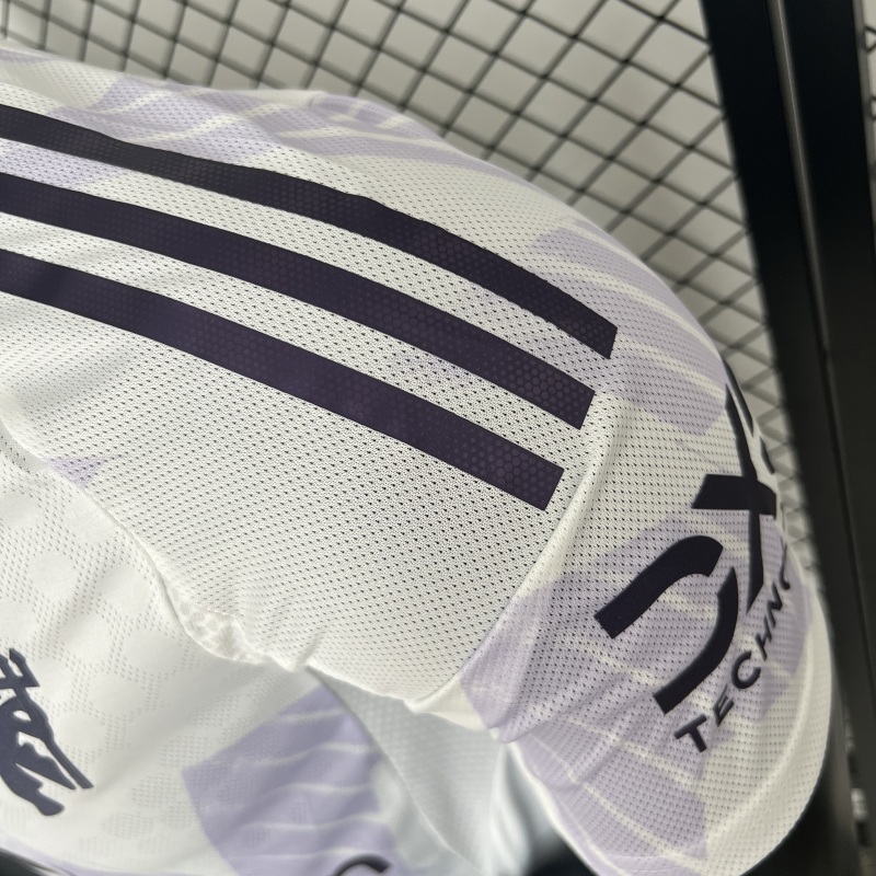 2526 Manchester United Away Player version