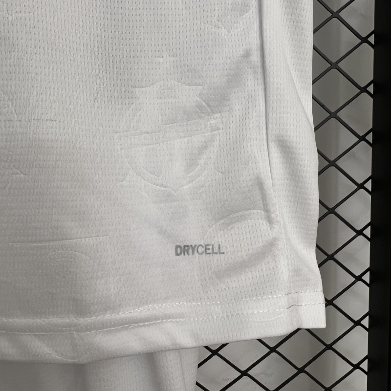 2526 Marseille Home Fan version