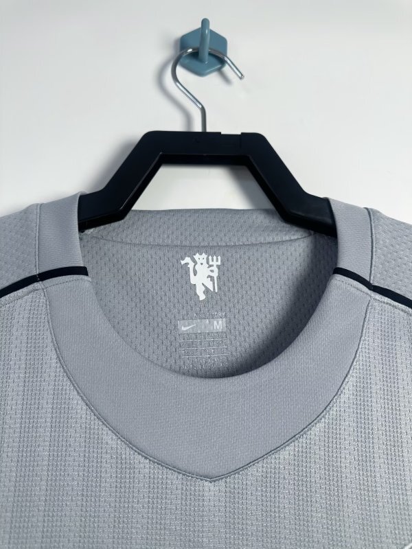 0708 Manchester United Goalkeeper long sleeve retro Fan version