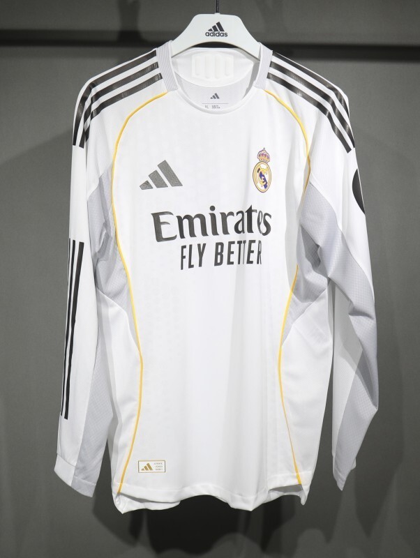2526 Real Madrid Long sleeve Home Player version