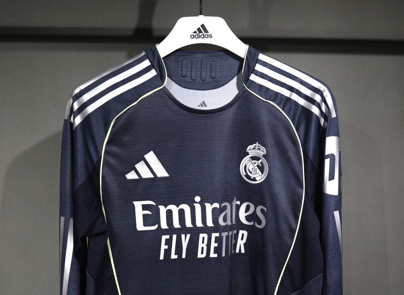 2526 Real Madrid Long sleeve Away Player version