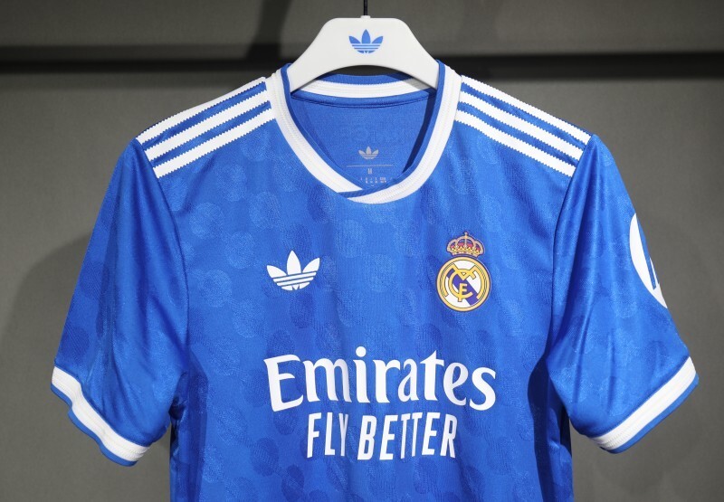 2526 Real Madrid Third Player version