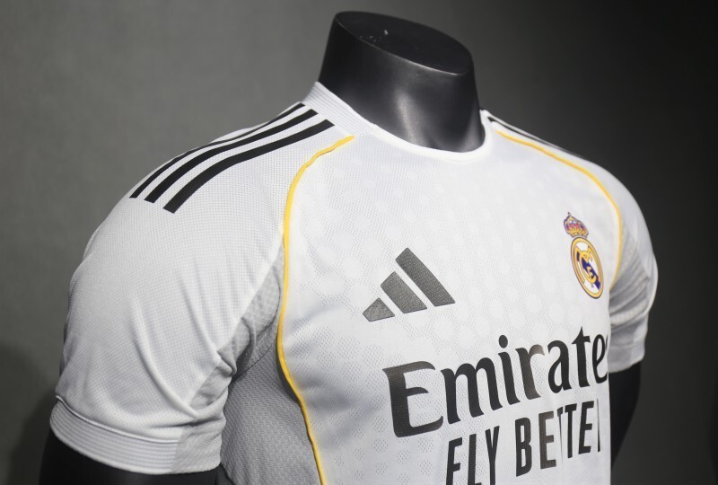 2526 Real Madrid Home Player version