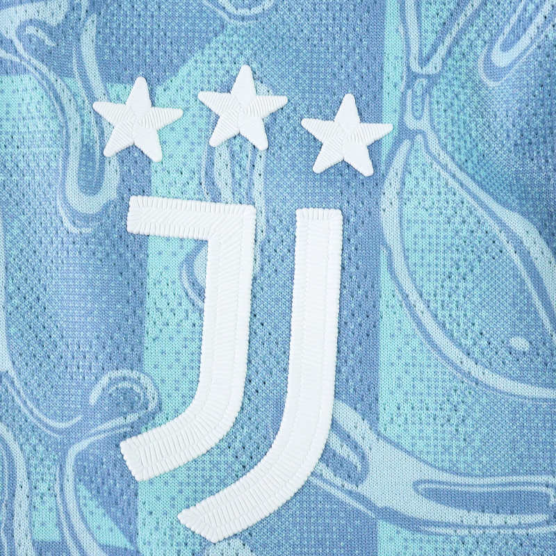 2526 Juventus Away Player version