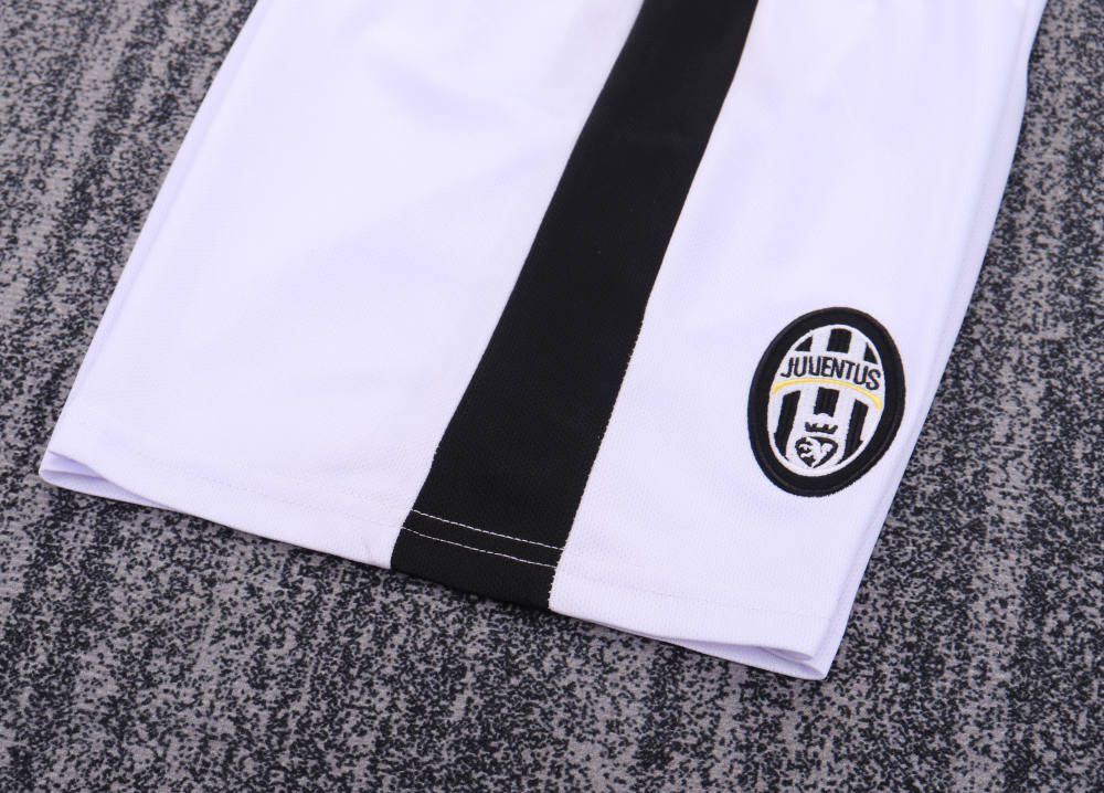 1415 Juventus Home retro Kids kit