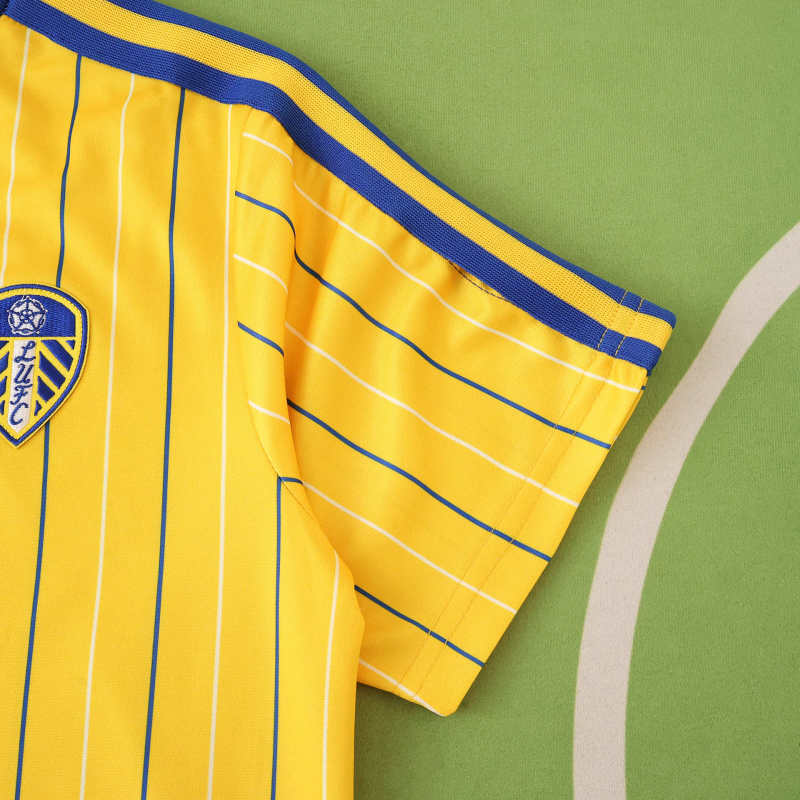 2526 Leeds United Concept version Retro T-shirt