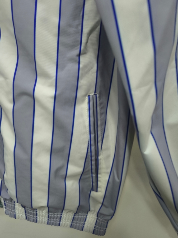 8889 Everton Wear on both sides windbreaker