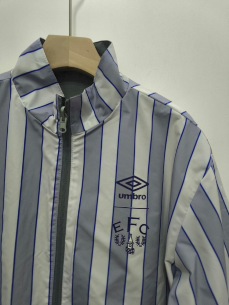 8889 Everton Wear on both sides windbreaker