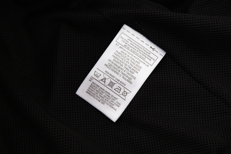 2526 Newcastle United (black) Windbreaker