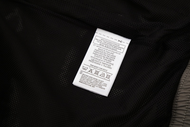 2526 Real Madrid (grey) Windbreaker