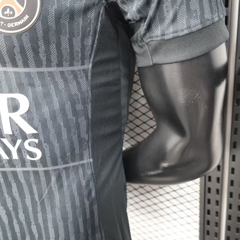 2526 Paris Saint-Germain Fourth Player version
