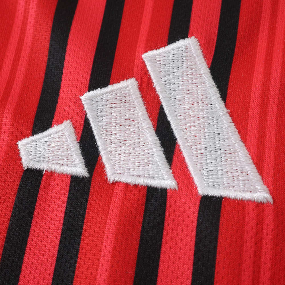 2627 Frankfurt Home Fan version
