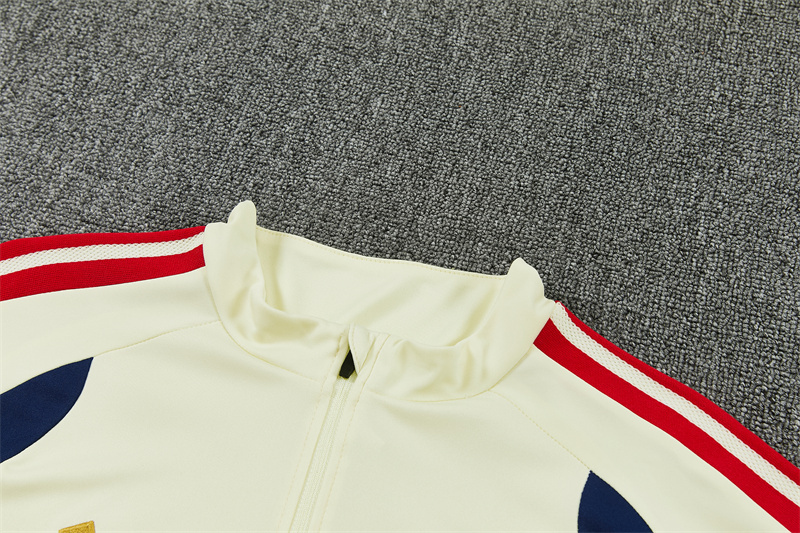 2627 Bayern München (Beige) Half zip training suit set