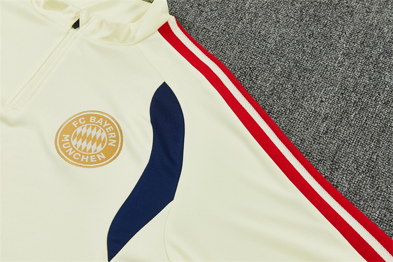 2627 Bayern München (Beige) Half zip training suit set
