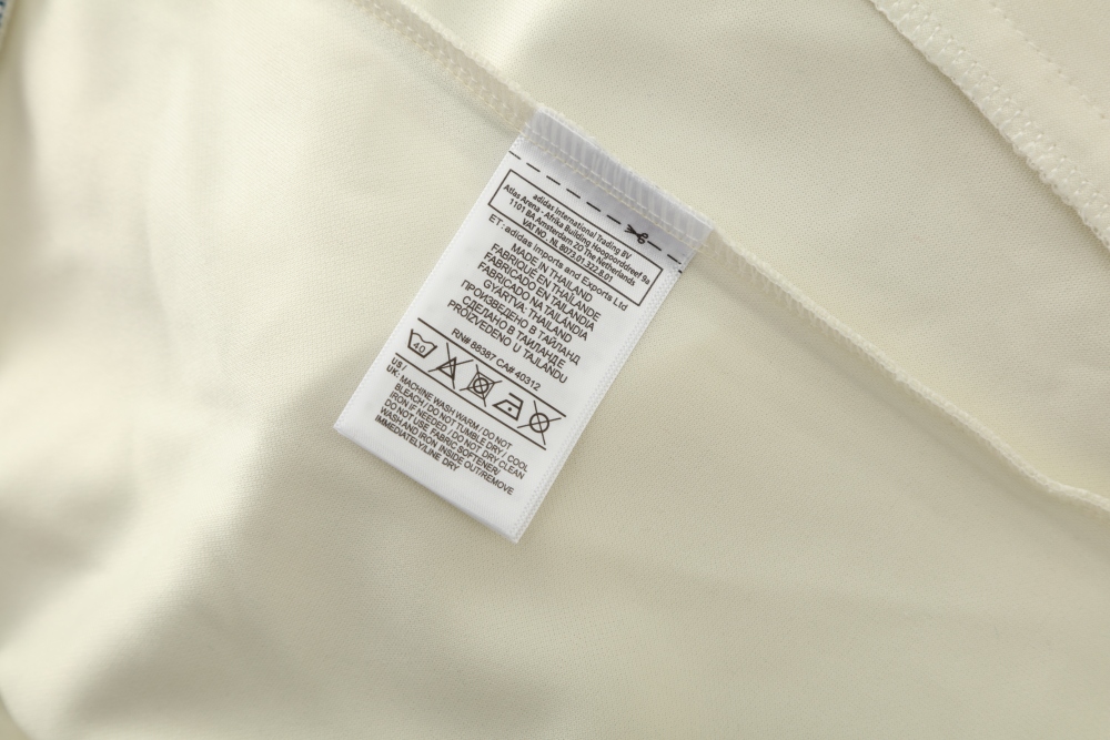2627 Real Madrid (off white) Training jacket set