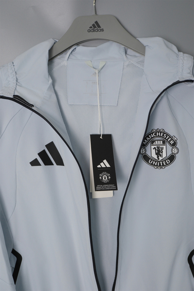 2627 Manchester United grey windbreaker