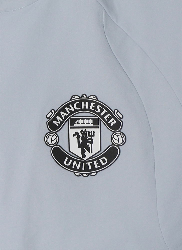 2627 Manchester United grey windbreaker