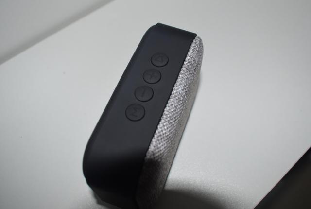 BT-03 Fabric V4.2 Classic Speaker- Rubber Oil Housing