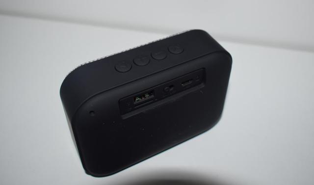 BT-03 Fabric V4.2 Classic Speaker- Rubber Oil Housing