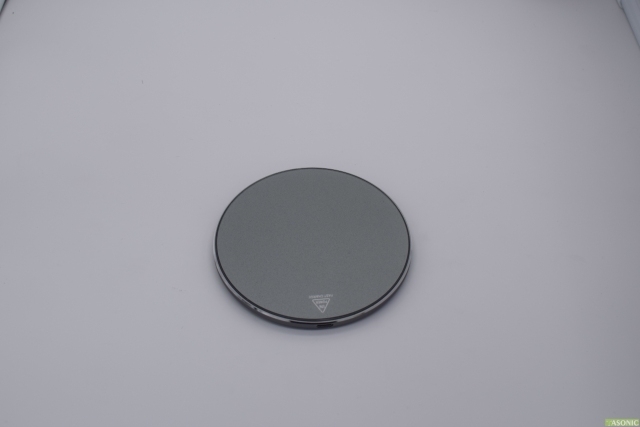 WX-A3 Wireless Charger. Output 5W , 7.5W, 10W , Input 9V2A