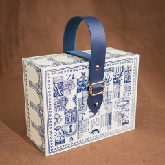 Luxury High Quality Cardboard Packaging Green Removable Cover Paper Gift Box Paper Packaging Box Perfume Chocolate Jewelry Packaging Box With PU Leather Handle