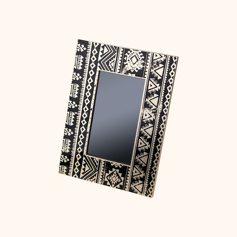 GOLD FOIL SILK SCREEN CAVIAR PATTERN ROUND TRAY & WOODEN BOX