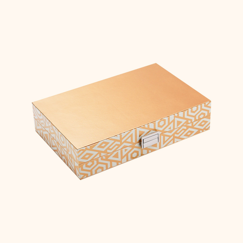 Silk-screened patterned tray