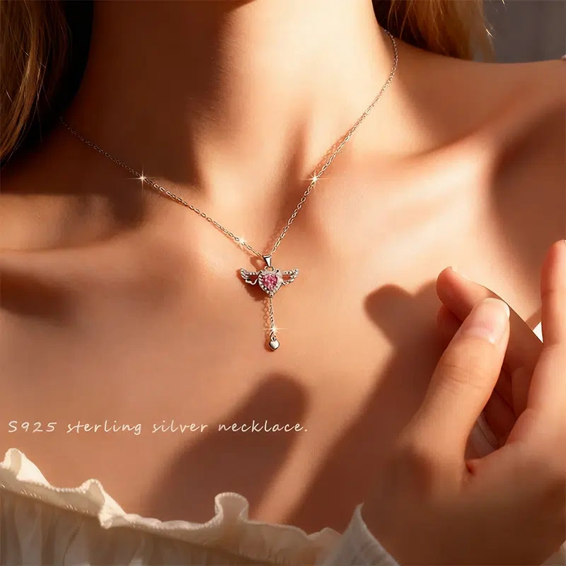 Heart-Fluttering Moving Wings Necklace, S925 Silver Women's Clavicle Chain, Valentine's Day Gift
