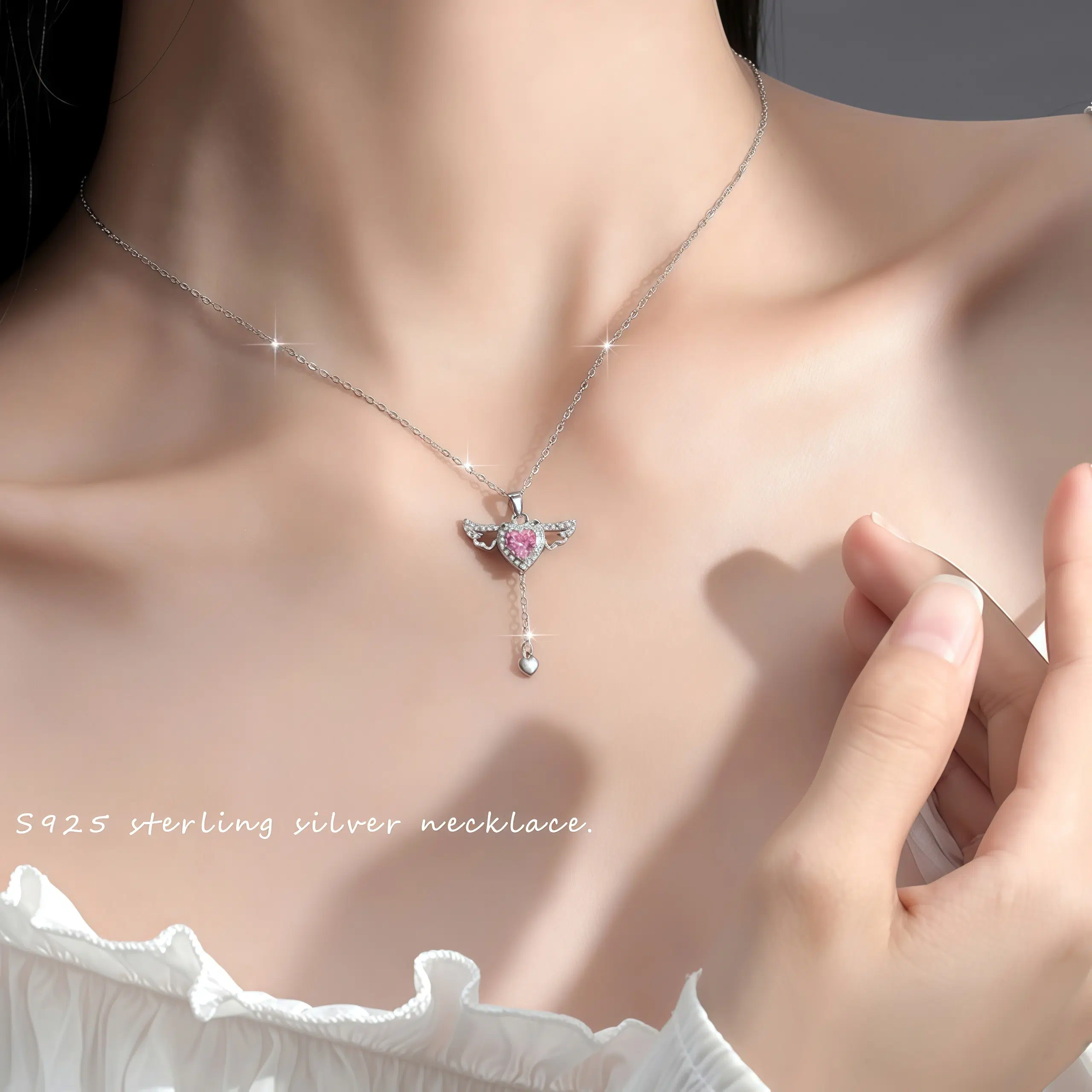 Heart-Fluttering Moving Wings Necklace, S925 Silver Women's Clavicle Chain, Valentine's Day Gift