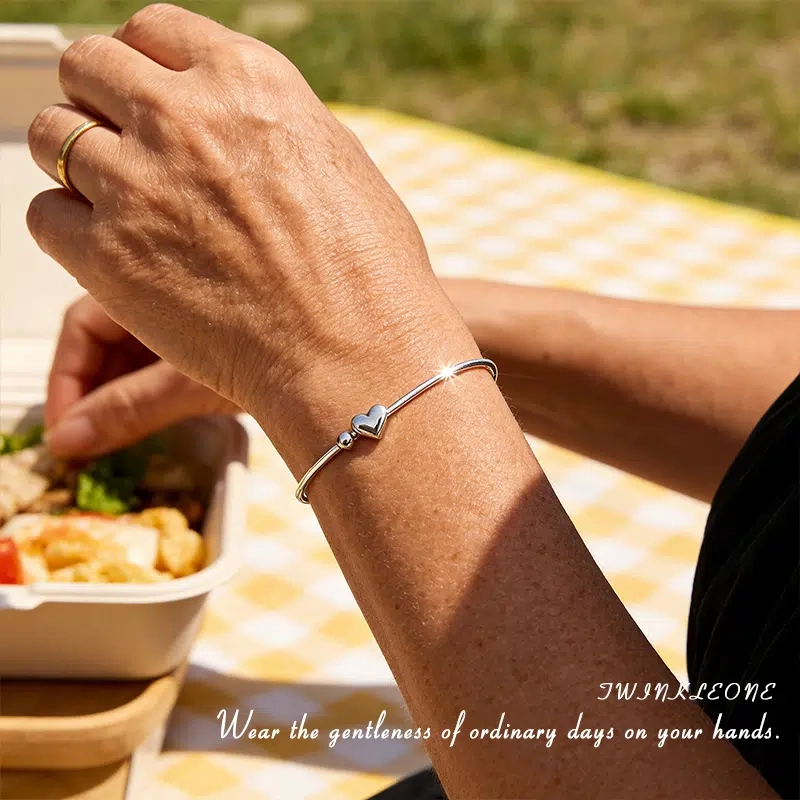 A bracelet gift for mom that symbolizes "Always With You".