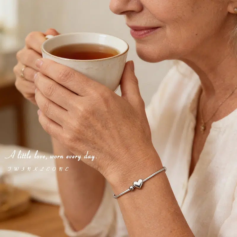 A bracelet gift for mom that symbolizes "Always With You".