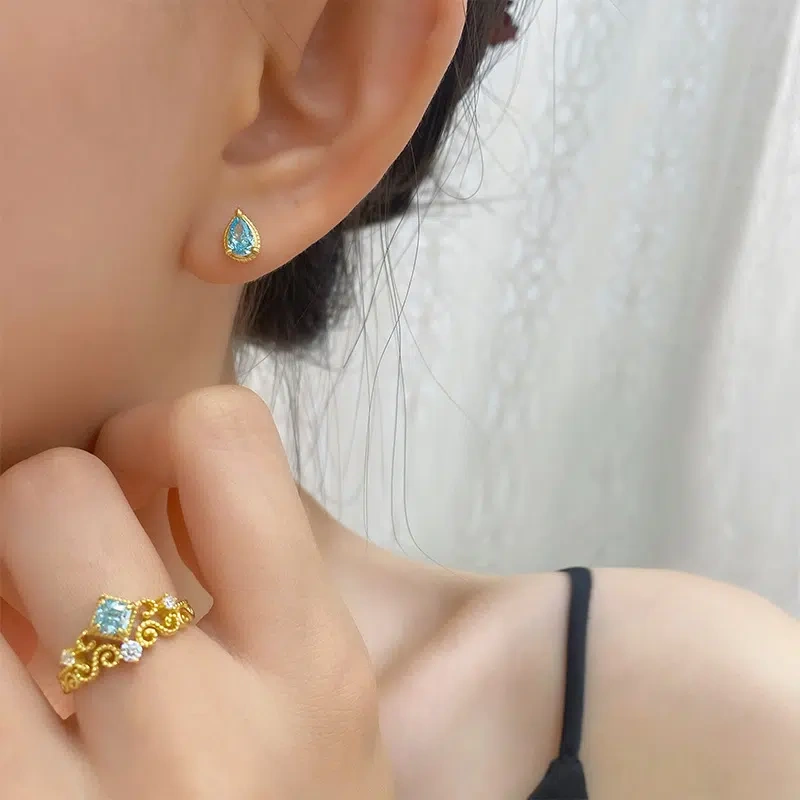 Gift for Her: S925 Silver Ice Stone Jewelry Set with Zirconia