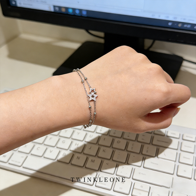 Zircon Star Bracelet, Silver | A Promise Gift for Her