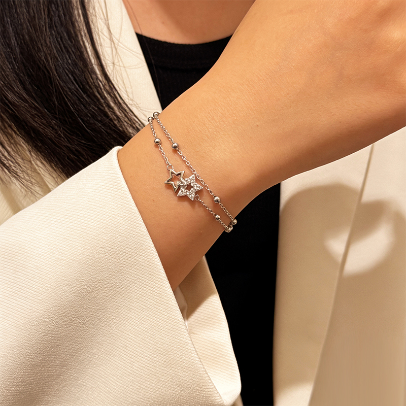 Zircon Star Bracelet, Silver | A Promise Gift for Her