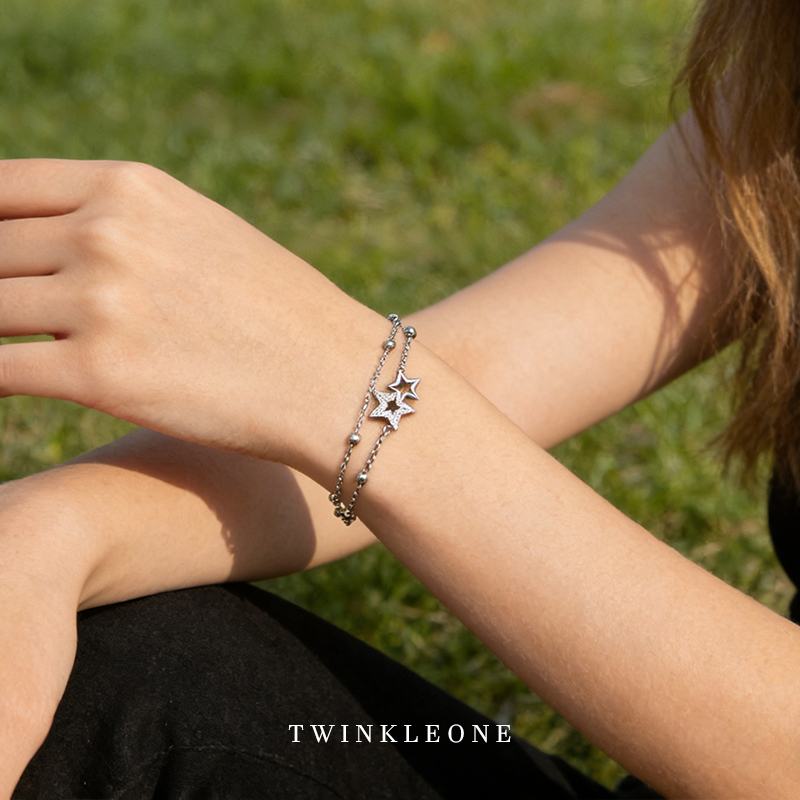 Zircon Star Bracelet, Silver | A Promise Gift for Her