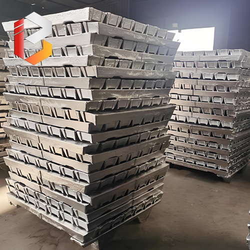 Aluminum-hafnium alloy ingot