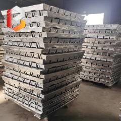 Aluminum-hafnium alloy ingot