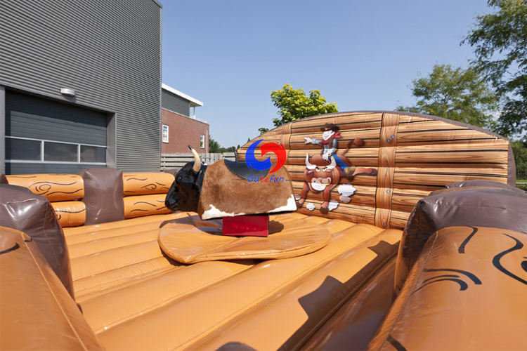 Mechanical Rodeo Bull Riding Western bull inflatable