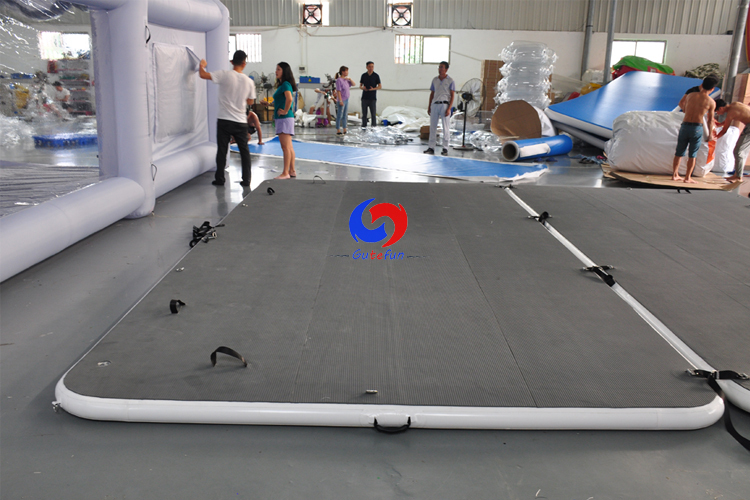 Large EVA coating Slip resistant surface Sport Boat`s Yacht floating swim platform inflatable dock For Lake Boat