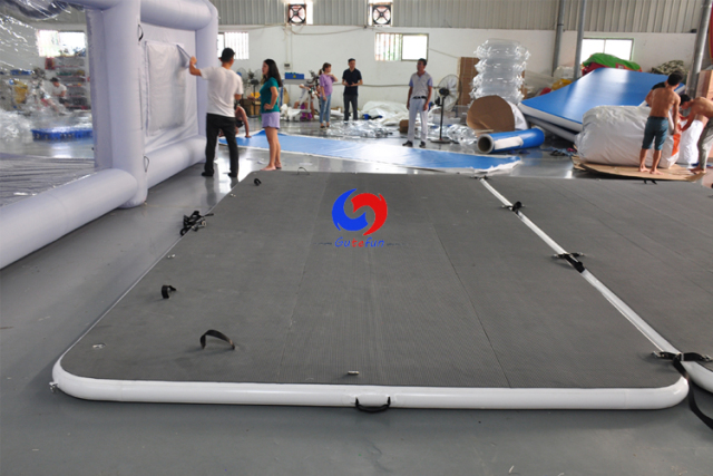 Large EVA coating Slip resistant surface Sport Boat`s Yacht floating swim platform inflatable dock For Lake Boat