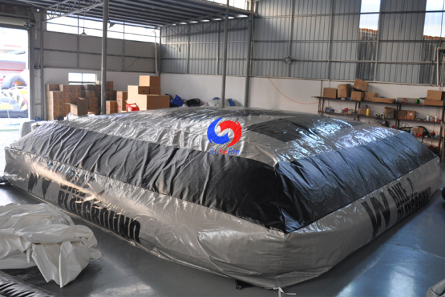 Custom large outdoor safety bike playground skiing Stunt inflatable landing cushion zone foam pit crashmat inflatable airbag
