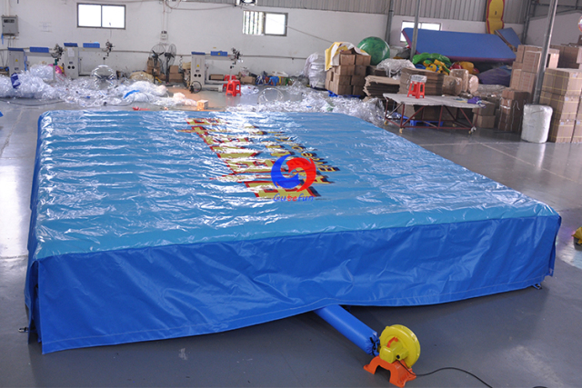 Custom Large portable Foam pit air-pillars inflatable stunt crash mat soft landing AirBag for sports protection