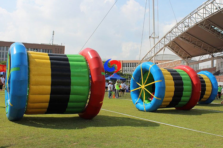 Active Outdoor Play Teambuilding Challenges Water & Land Rolling Inflatable Hamster Roller Wheel for Outdoor Activity