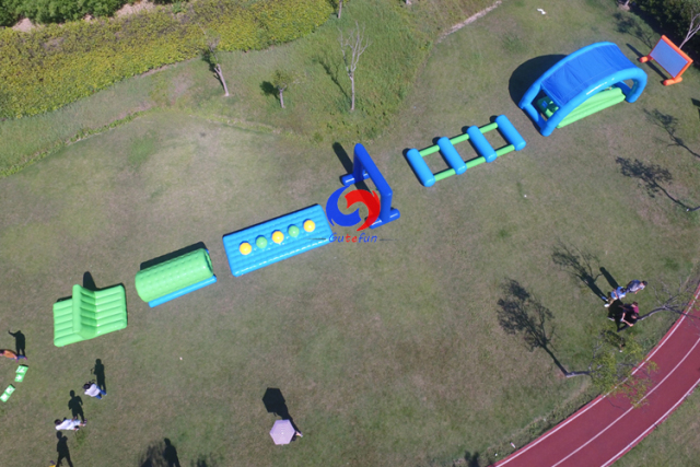 outdoor playgrounds Team building fun activities Airtight inflatable Blocky obstacle course without constant pumping